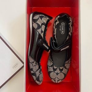 Coach Caryl Sig Flats with strap